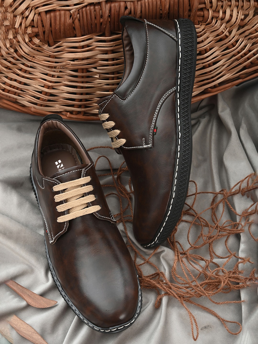 

HERE&NOW Men Brown Lightweight Lace-Up Derbys