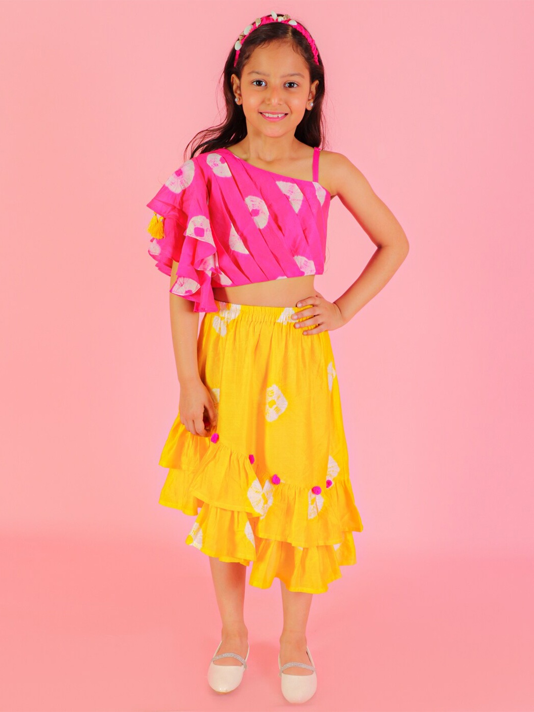 

LIL DRAMA Girls Tie & Dye One shoulder Top with Tiered Skirt, Yellow