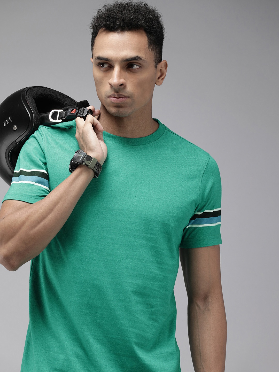 

Roadster Men Striped T-shirt, Green