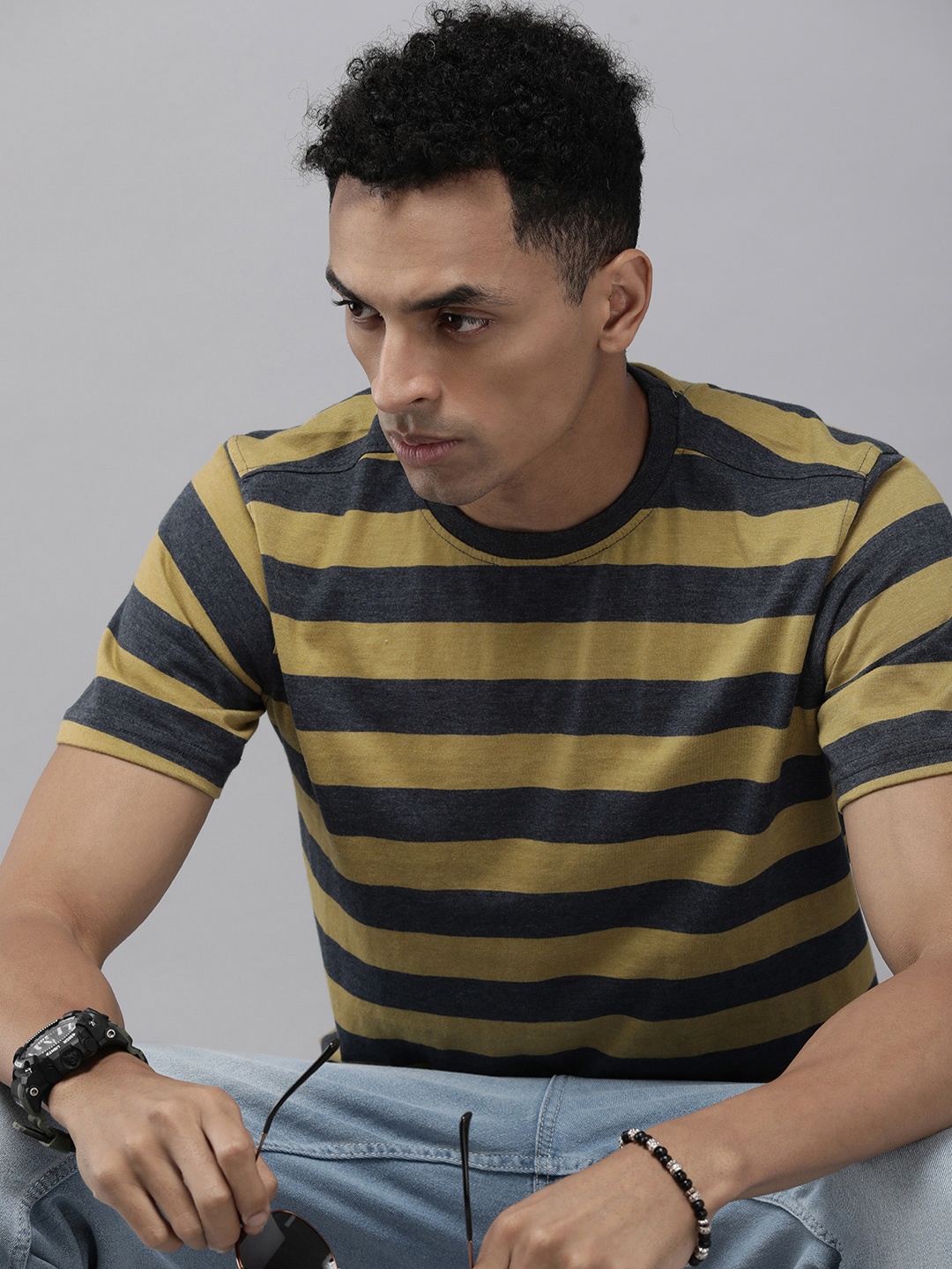 

Roadster Men Striped T-shirt, Black