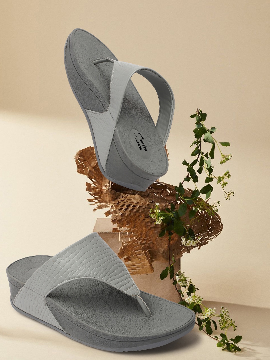 

TWIN TOES Women Textured Open Toe Flats, Grey