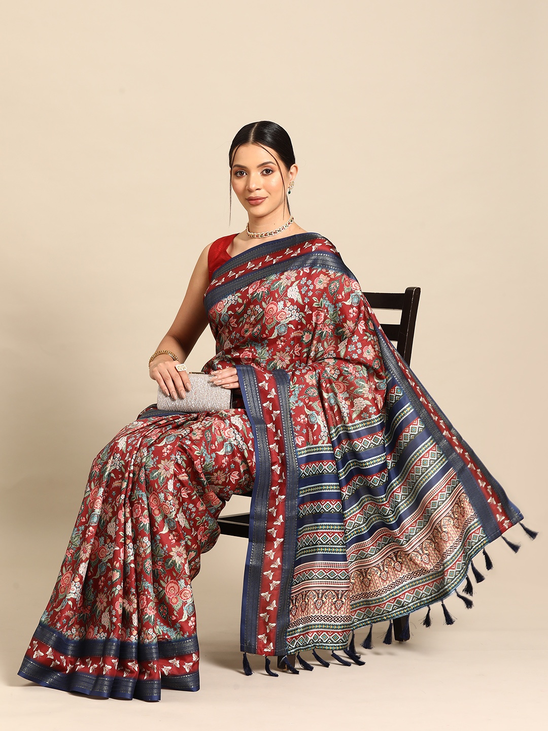 

Silk Land Floral Zari Art Silk Kanjeevaram Saree, Maroon