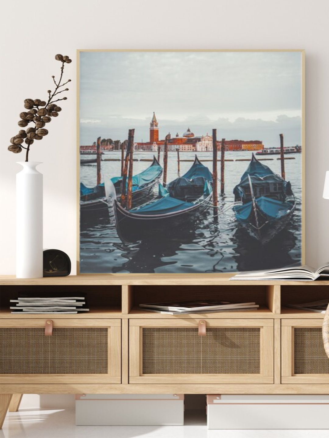 

INDIAN CLASSIC ART White Blue And Red Venice gondolas Italy Wall Art