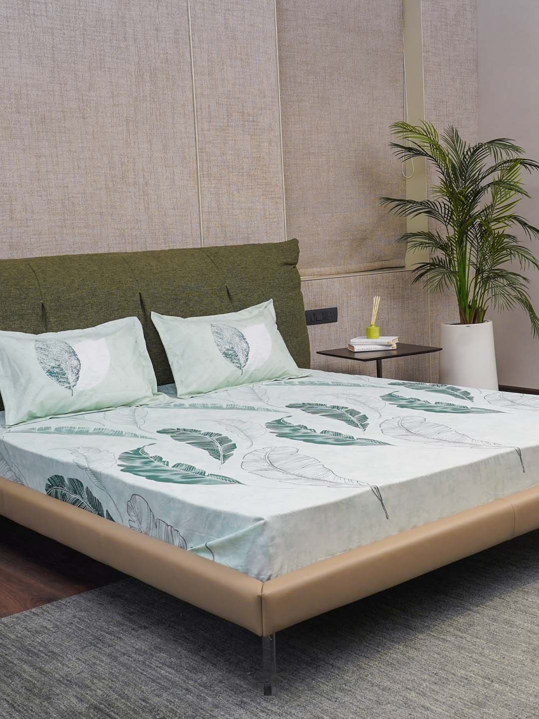 

URBAN SPACE Sweet Cherry Sky 200 TC Floral Fitted King Bedsheet, Sea green
