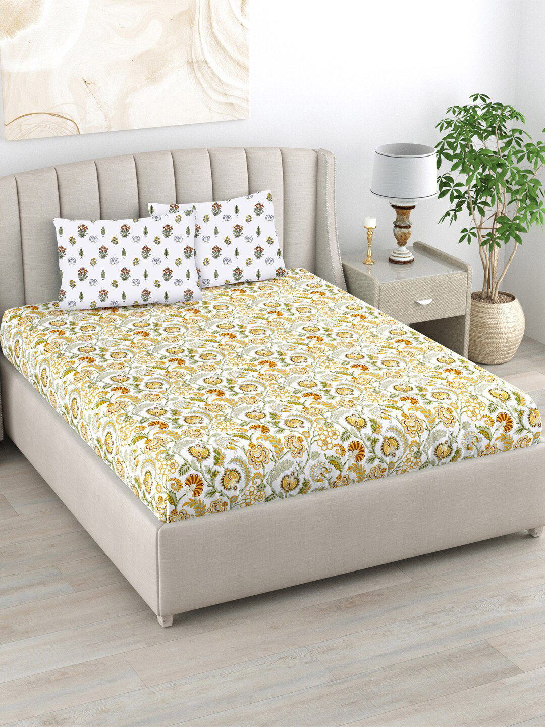 

URBAN SPACE Serene White & Mustard Printed 220 TC Queen Bedsheet & 2 Pillow Covers