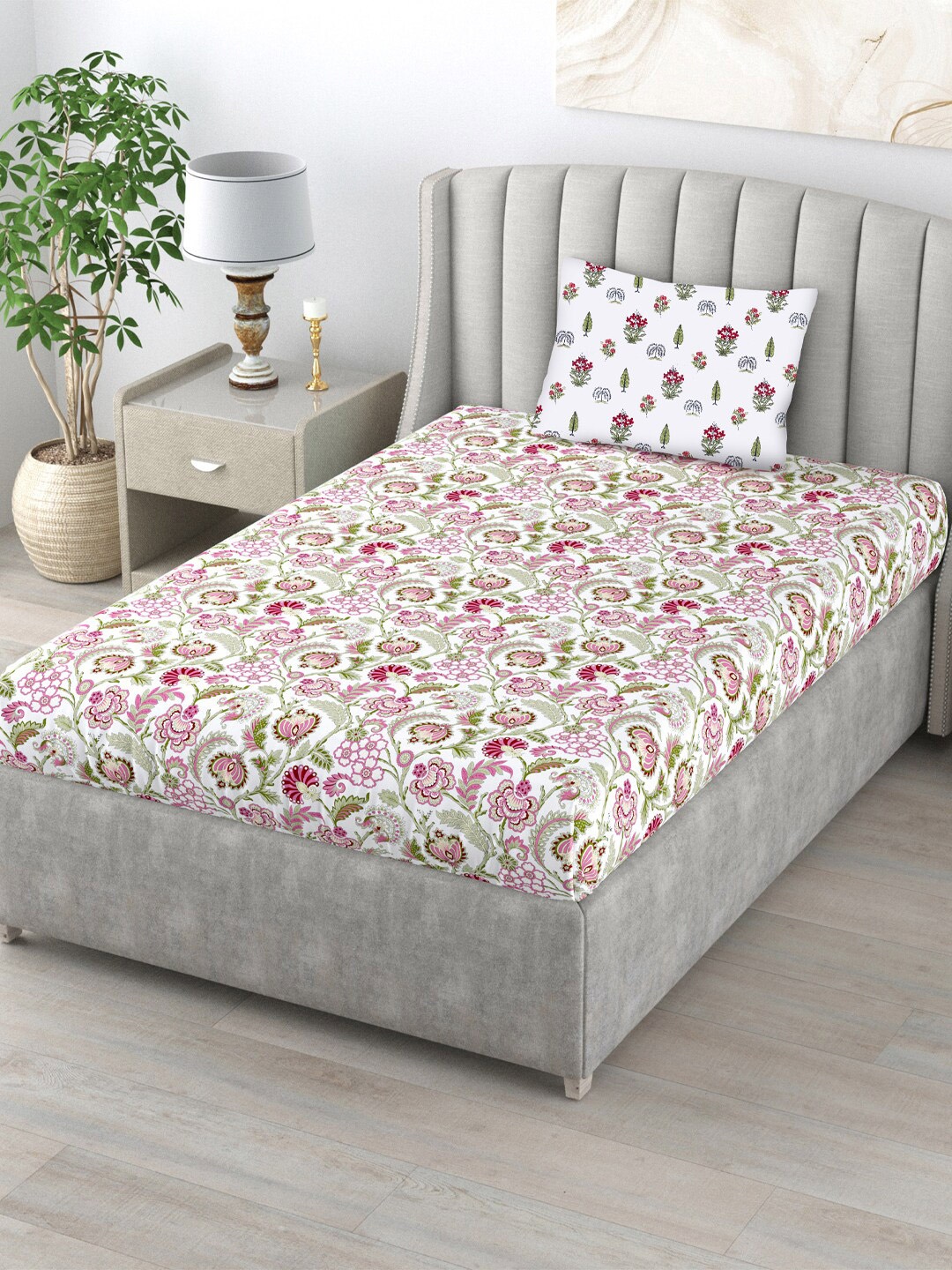 

URBAN SPACE Serene Pink & White Printed 220 TC Cotton Single Bedsheet & Pillow Cover