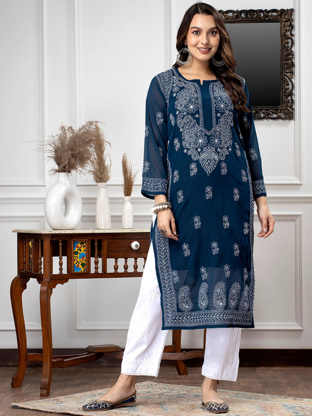 

PARAMOUNT CHIKAN Ethnic Motifs Embroidered Chikankari Georgette Kurta With Slip, Navy blue
