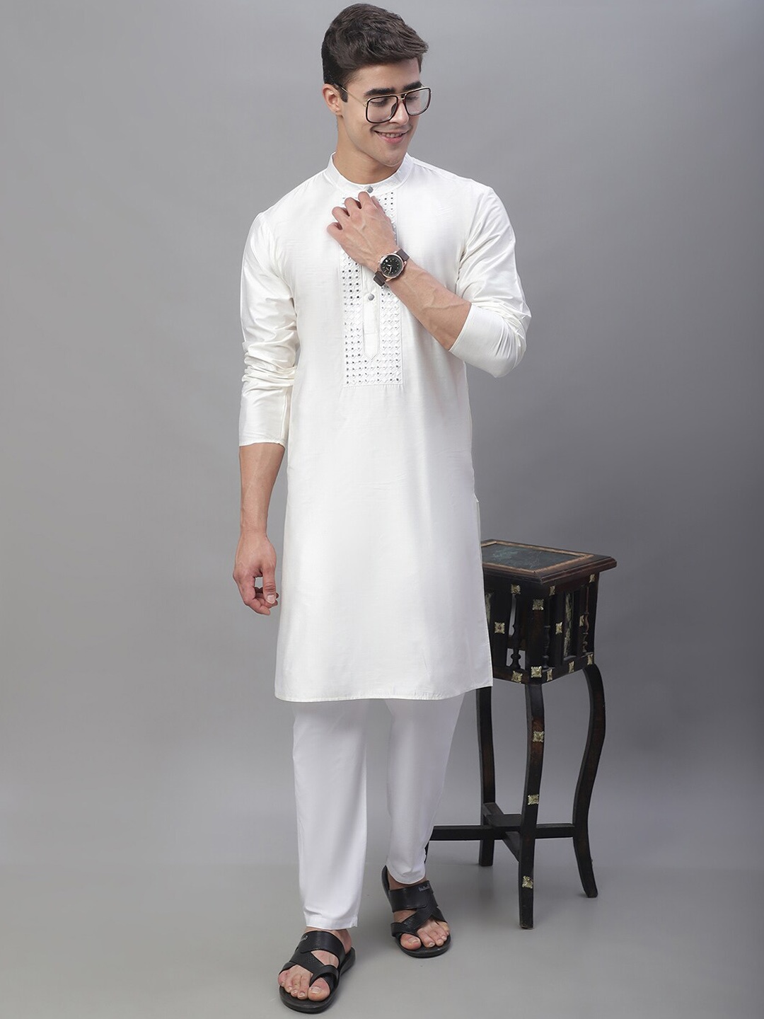 

Anouk Mandarin Collar Mirror Work Silk Cotton Kurta, White