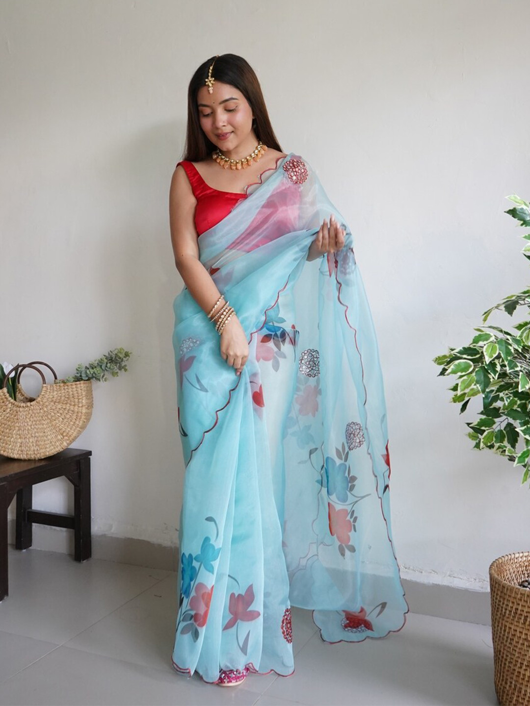 

Exclusiva Floral Printed Mirror Worked Organza Saree, Blue