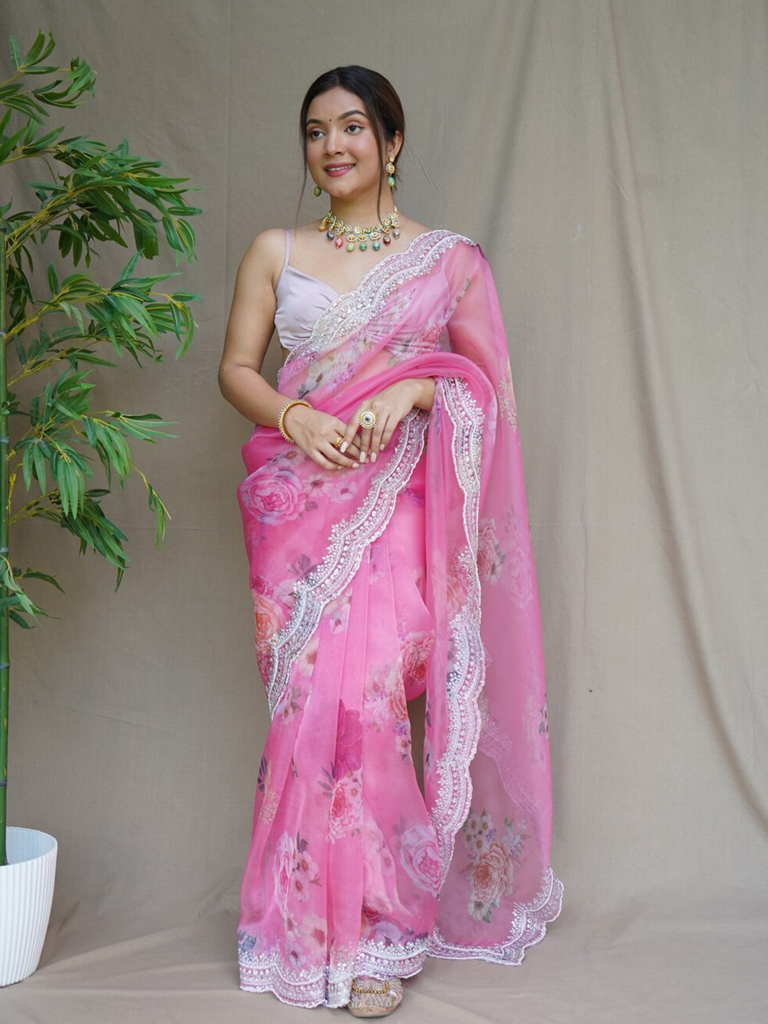 

Exclusiva Floral Embroidered Organza Saree, Pink