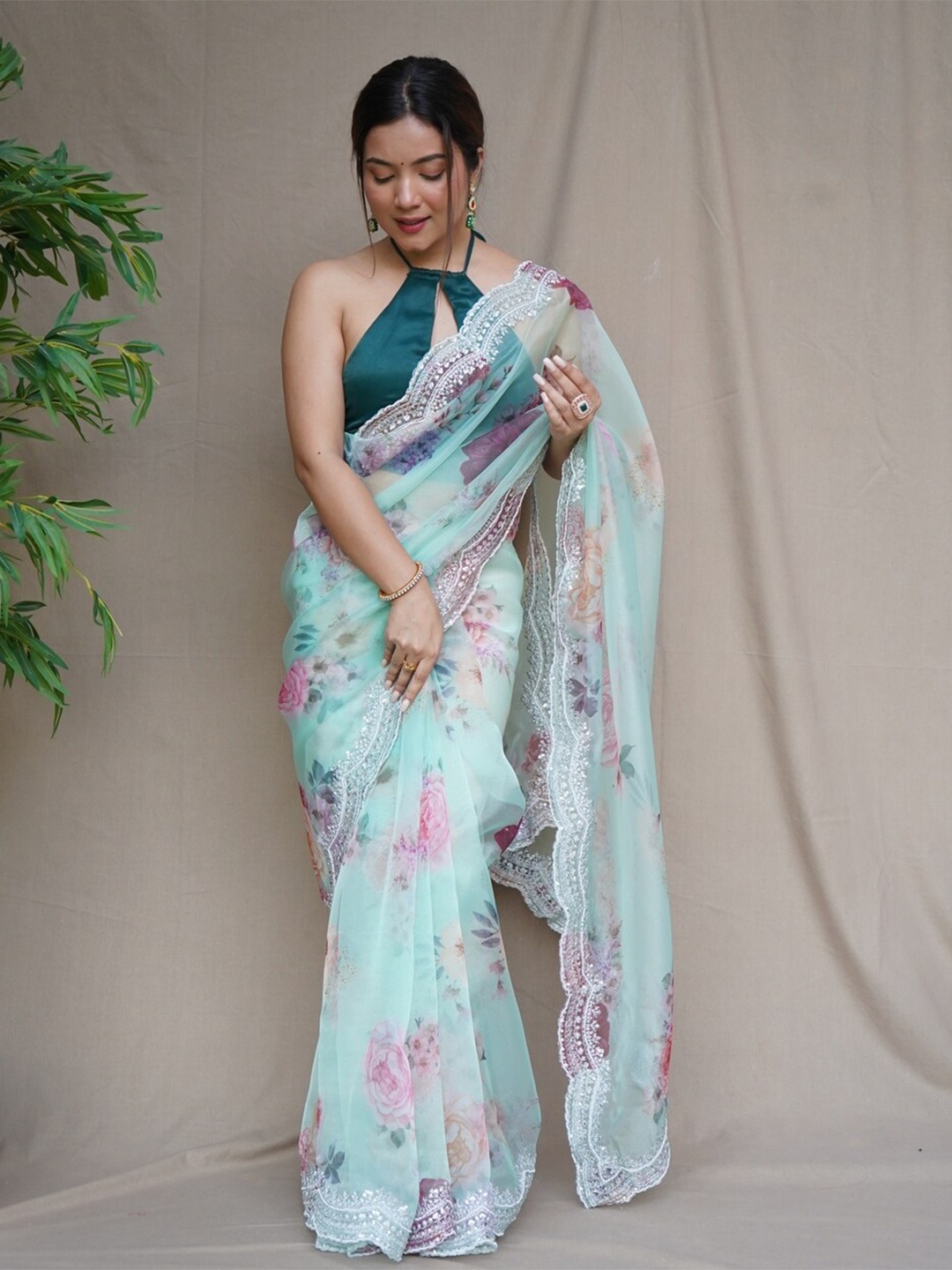 

Exclusiva Floral Embroidered Organza Saree, Green