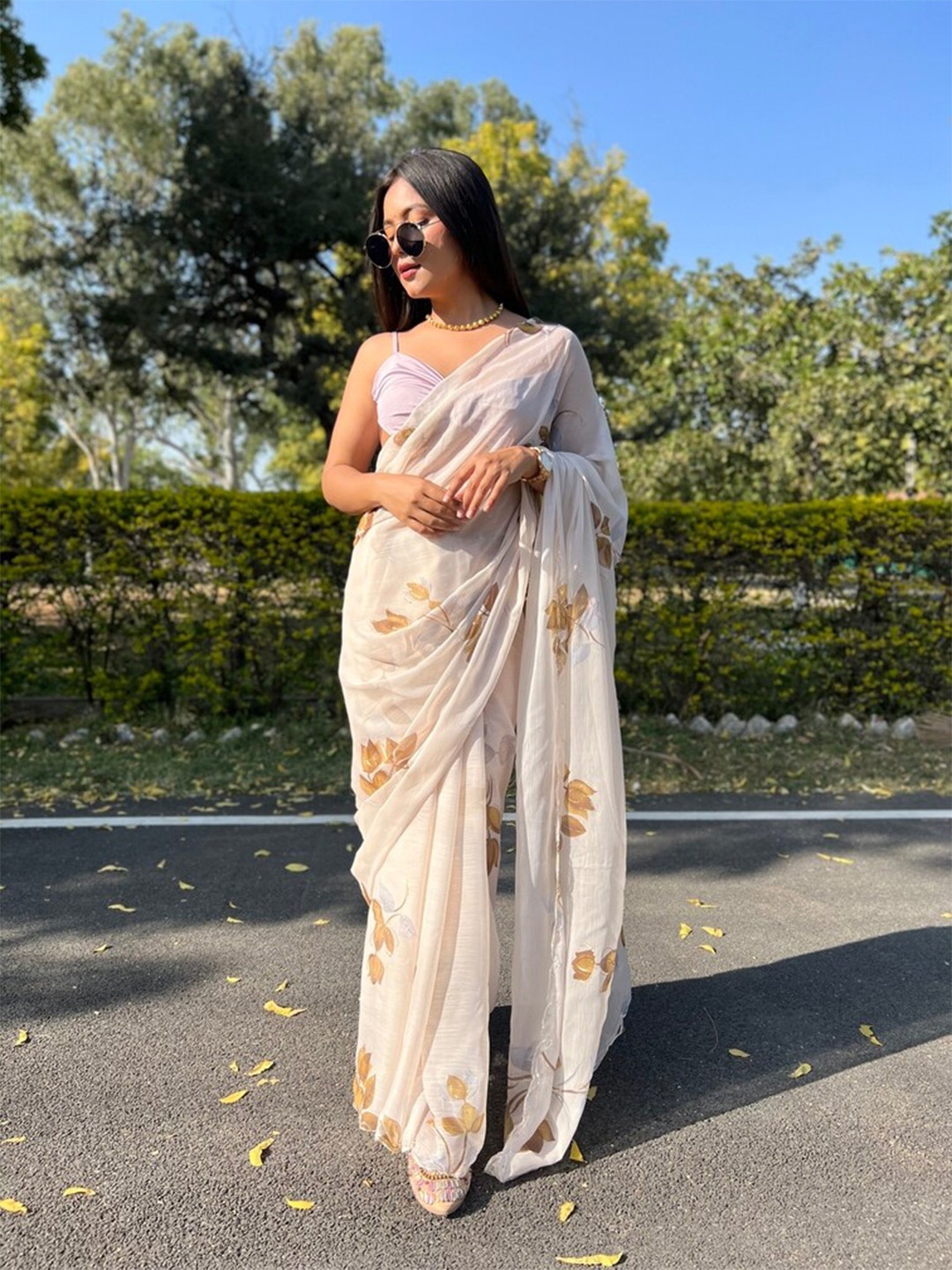 

Exclusiva Floral Printed Chiffon Saree, Cream