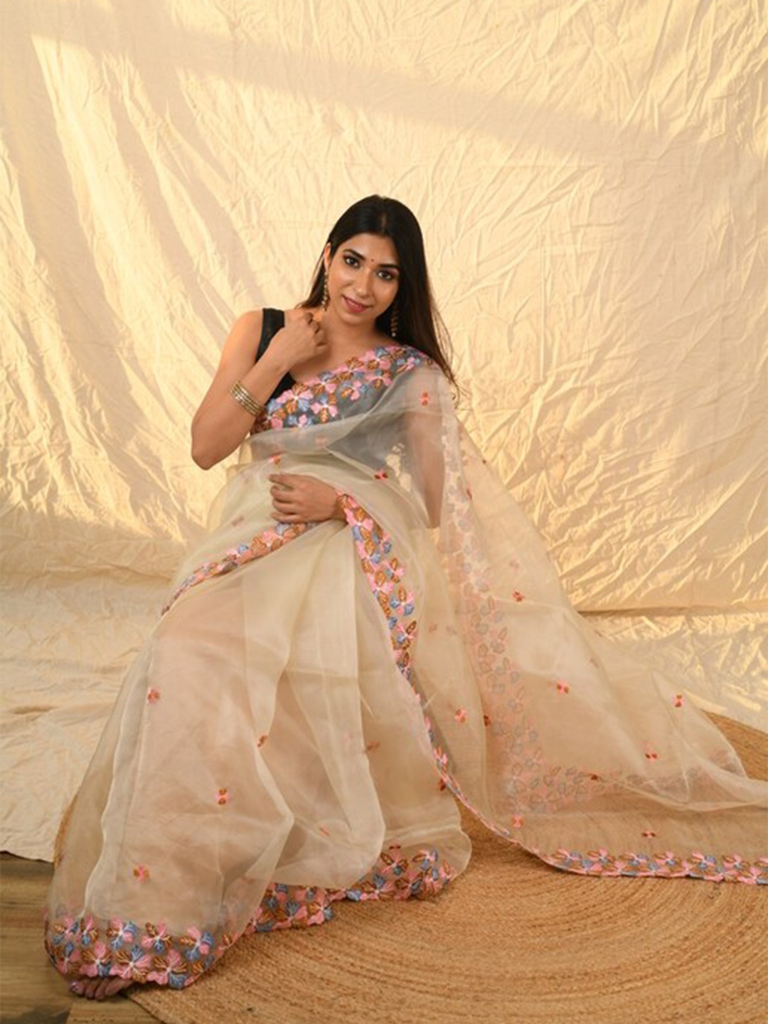 

Exclusiva Floral Embroidered Organza Saree, Beige