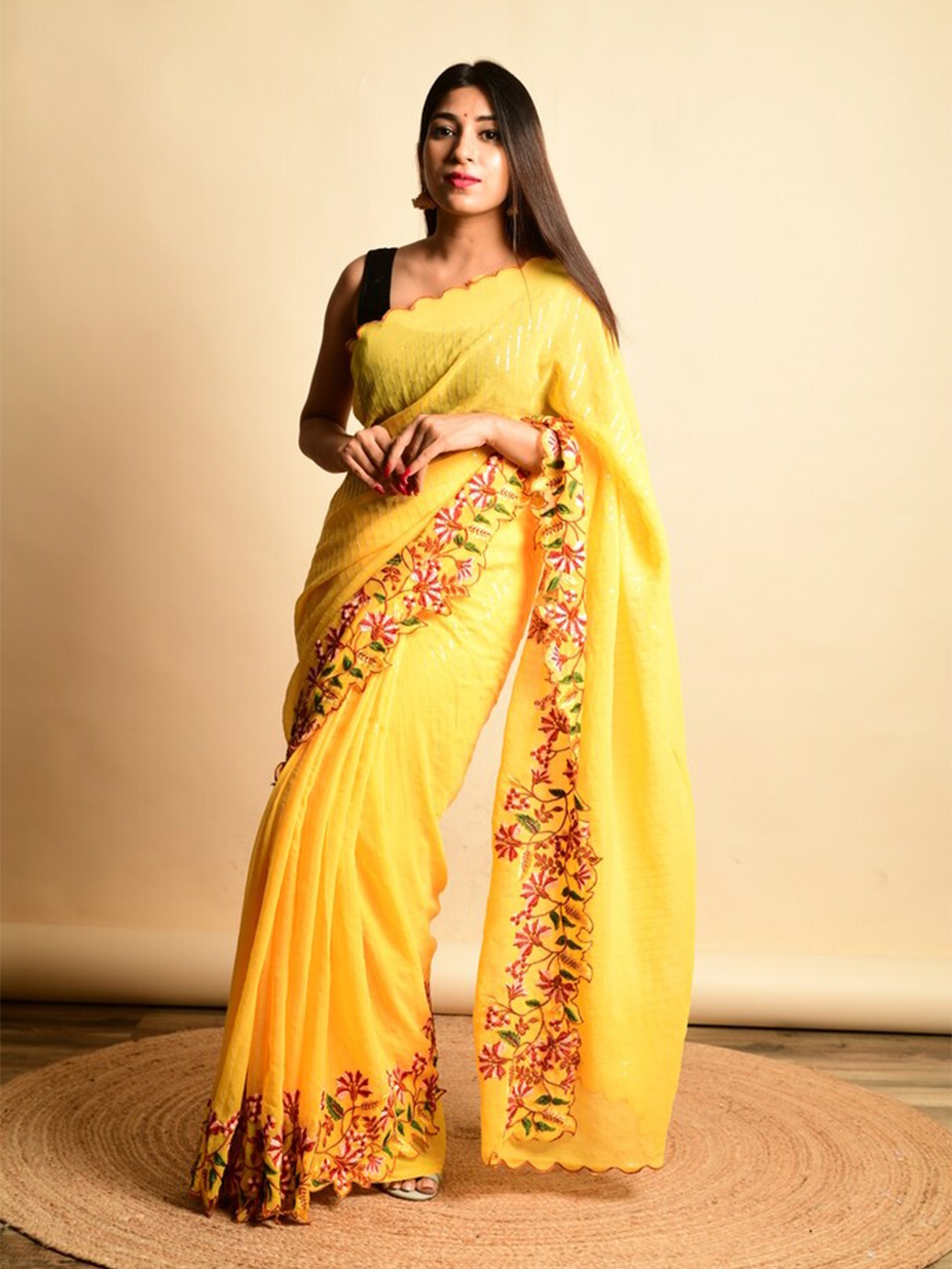 

Exclusiva Floral Embroidered Sequinned Saree, Yellow