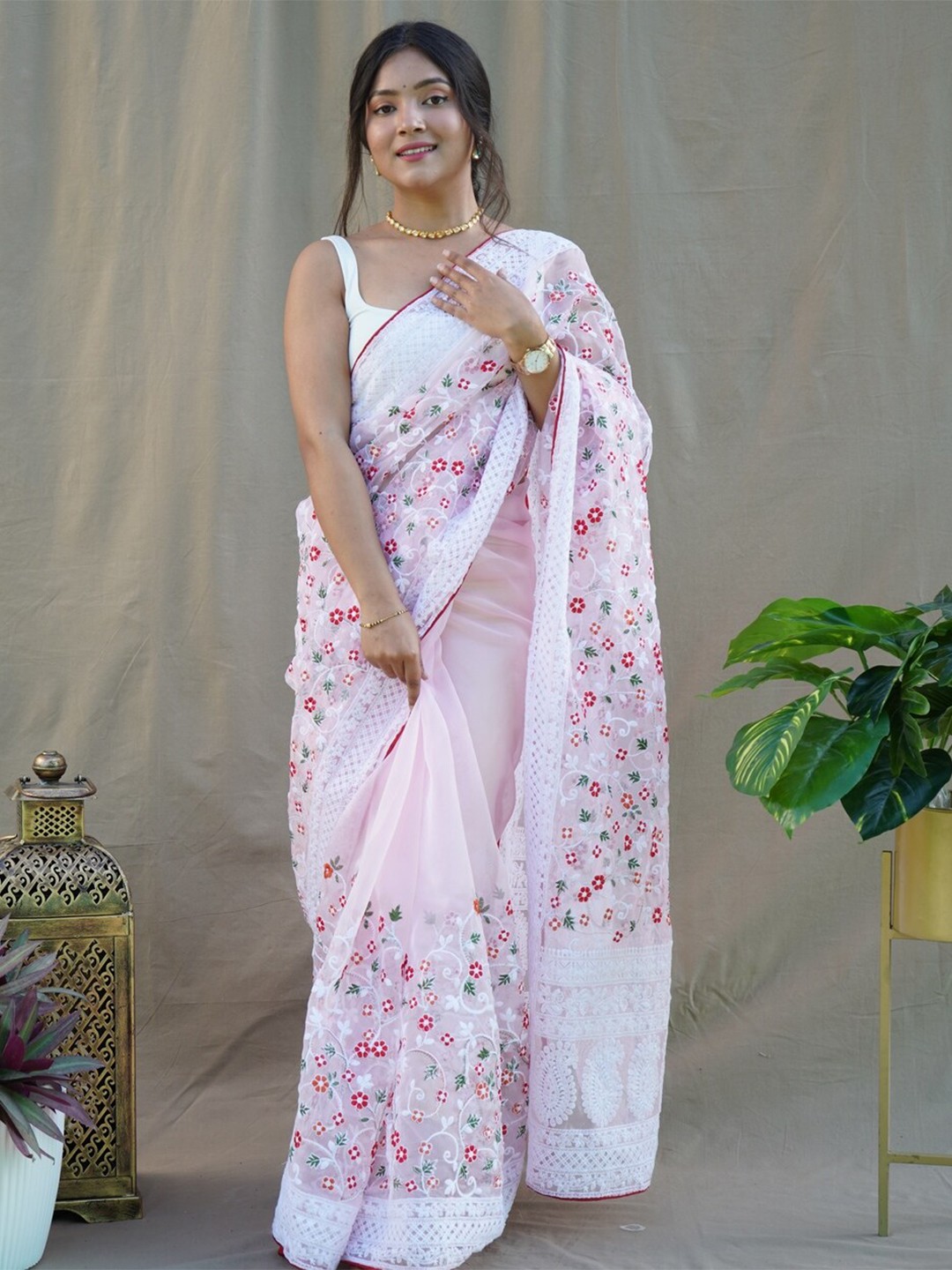 

Exclusiva Floral Embroidered Organza Saree, Pink