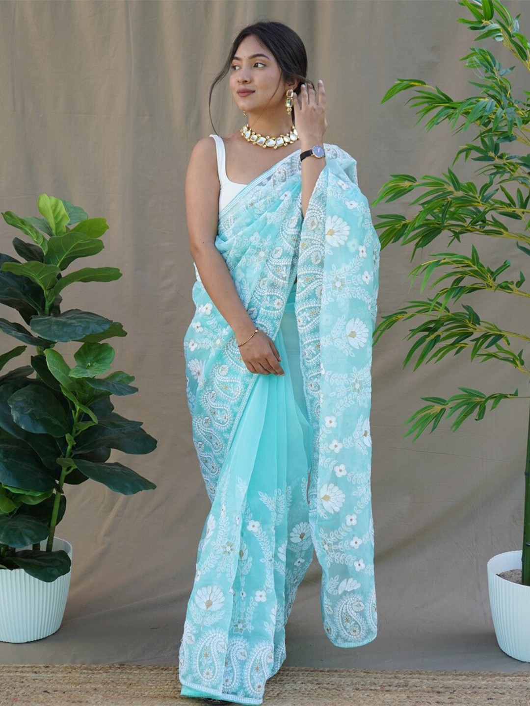

Exclusiva Floral Embroidered Organza Saree, Blue