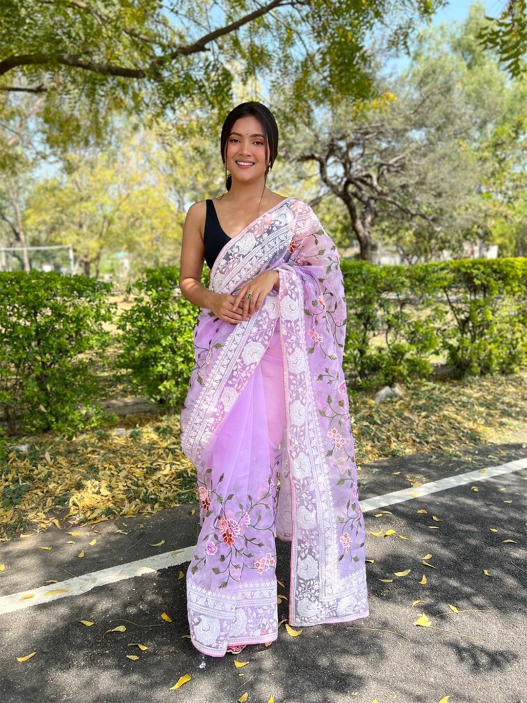 

Exclusiva Floral Embroidered Organza Saree, Purple