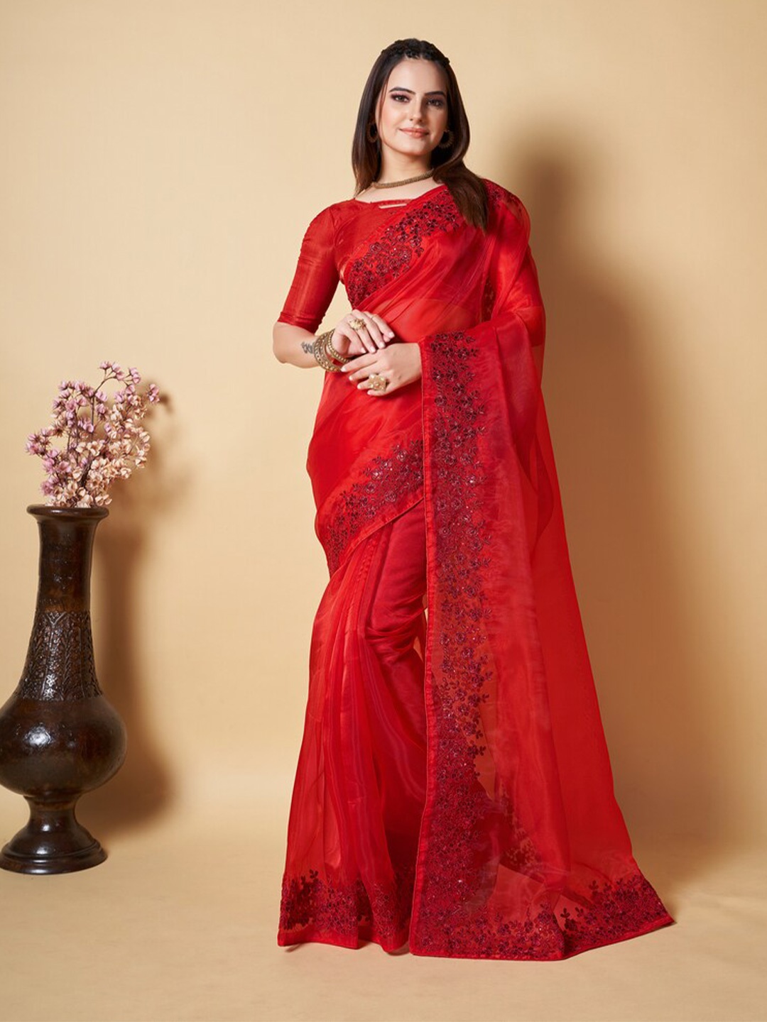 

Exclusiva Embroidered Organza Saree, Red