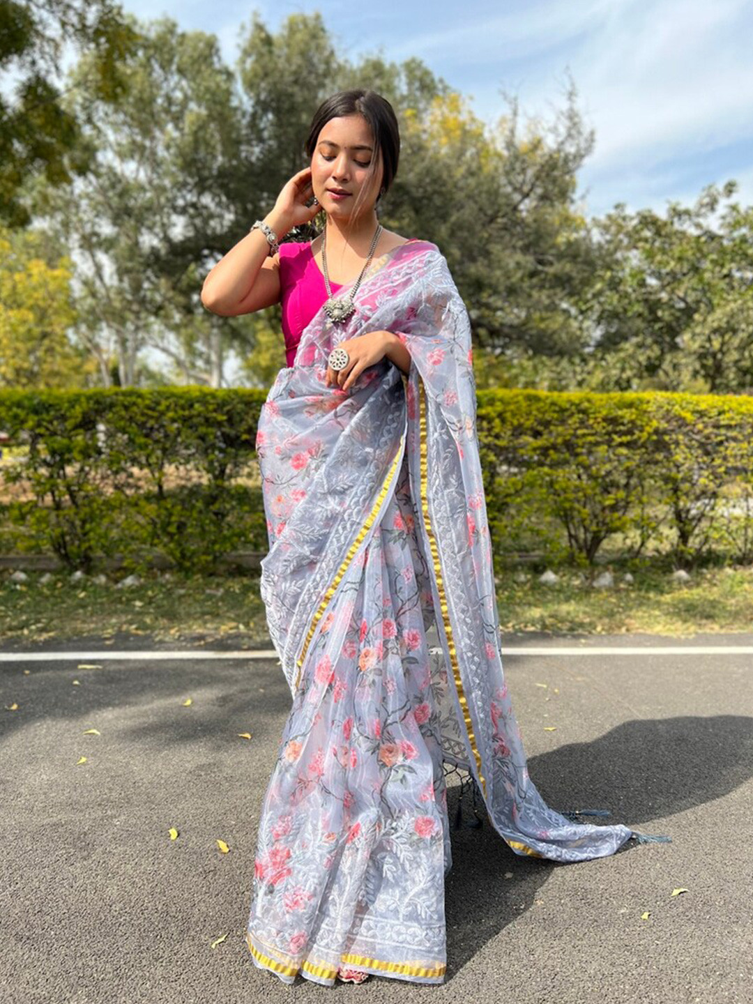 

Exclusiva Floral Printed Embroidered Organza Saree, Grey