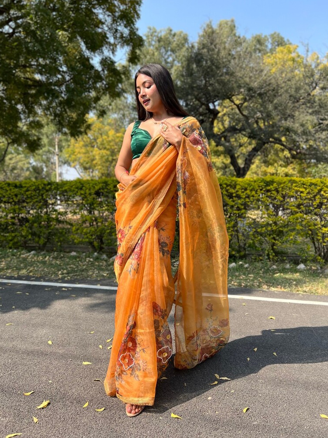 

Exclusiva Floral Printed Organza Saree, Mustard