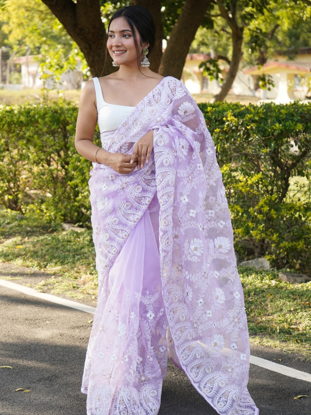 

Exclusiva Embellished Embroidered Organza Saree, Lavender