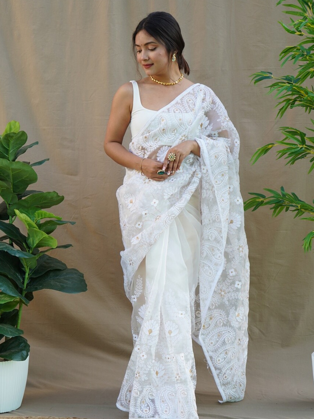 

Exclusiva Floral Printed Organza Saree, White