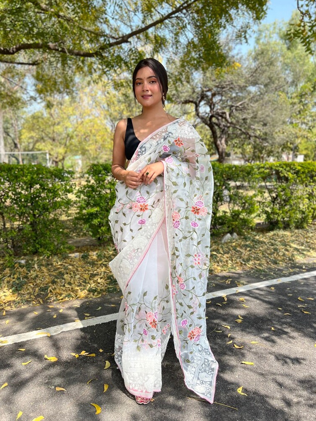 

Exclusiva Floral Embroidered Organza Saree, White