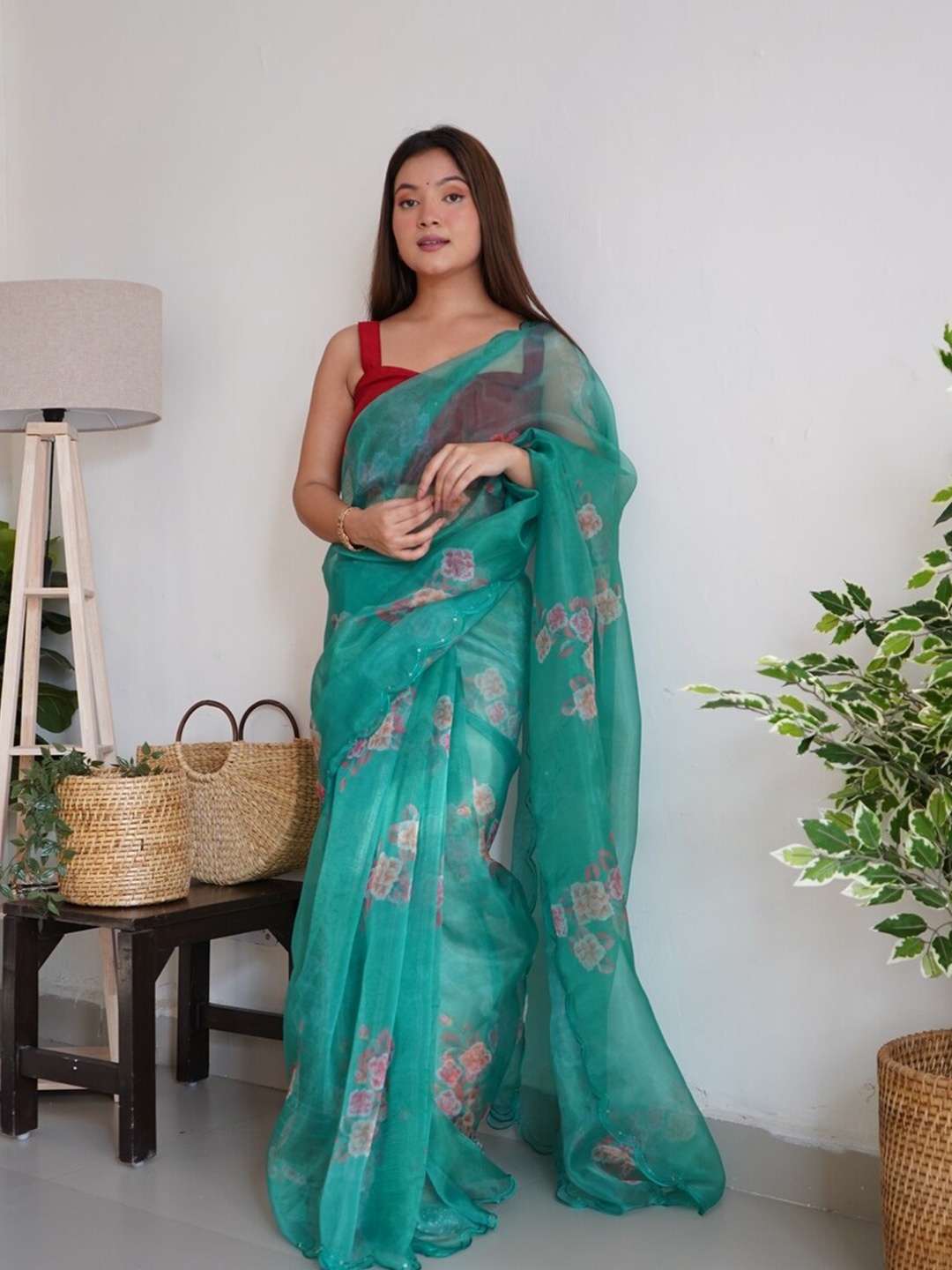 

Exclusiva Floral Printed Embellished Organza Saree, Green