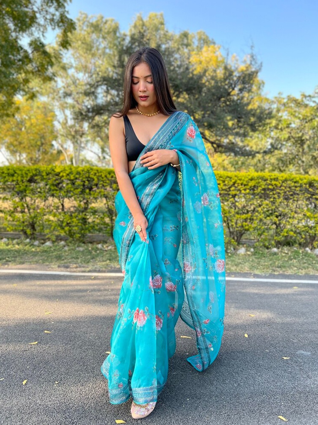 

Exclusiva Floral Printed Embroidered Organza Saree, Blue