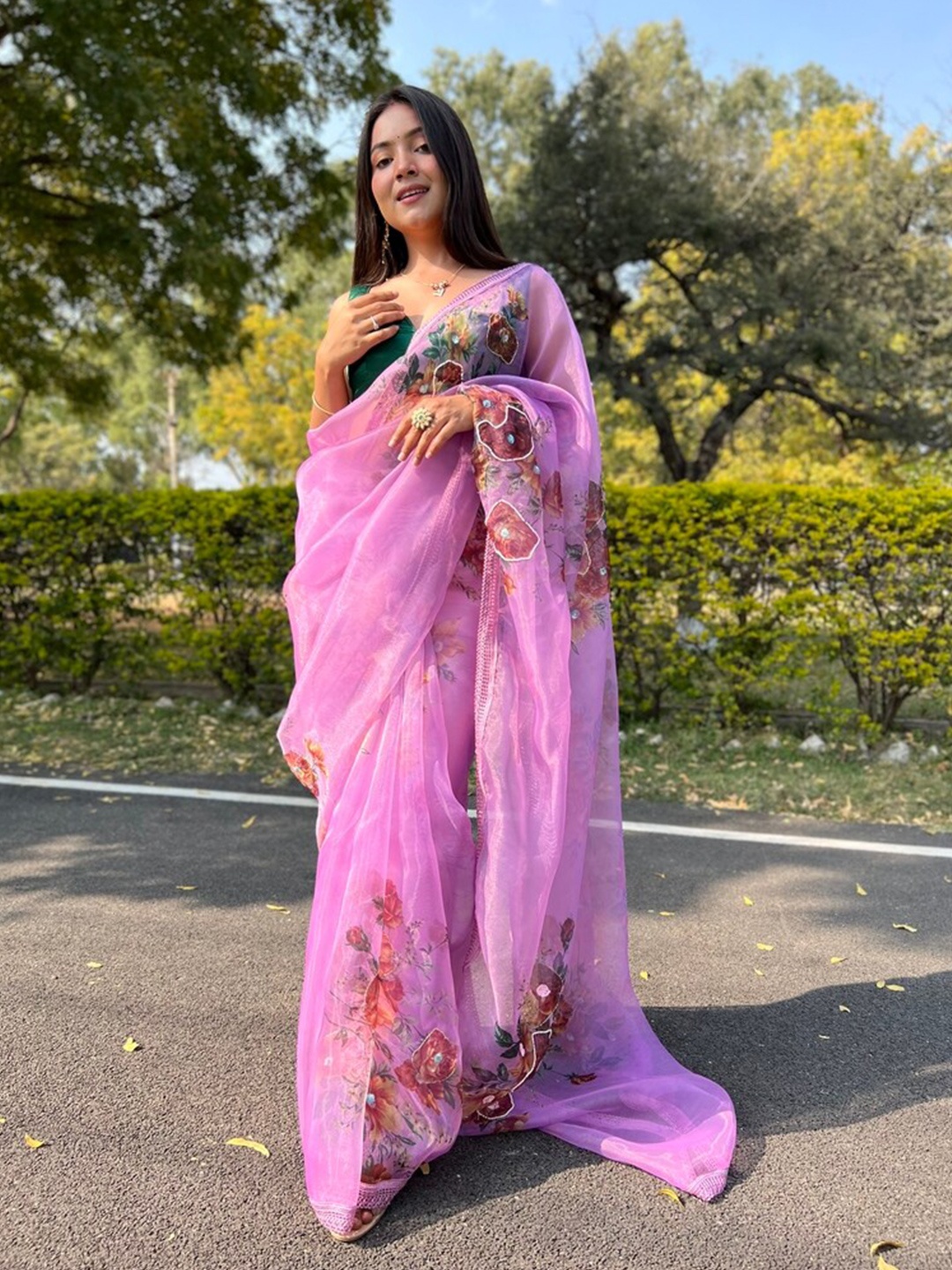 

Exclusiva Floral Embroidered Organza Saree, Pink