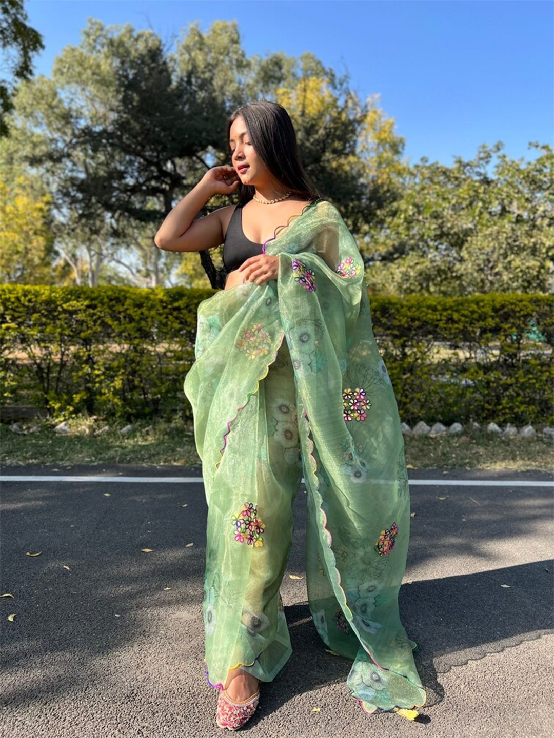 

Exclusiva Floral Embroidered Organza Saree, Green