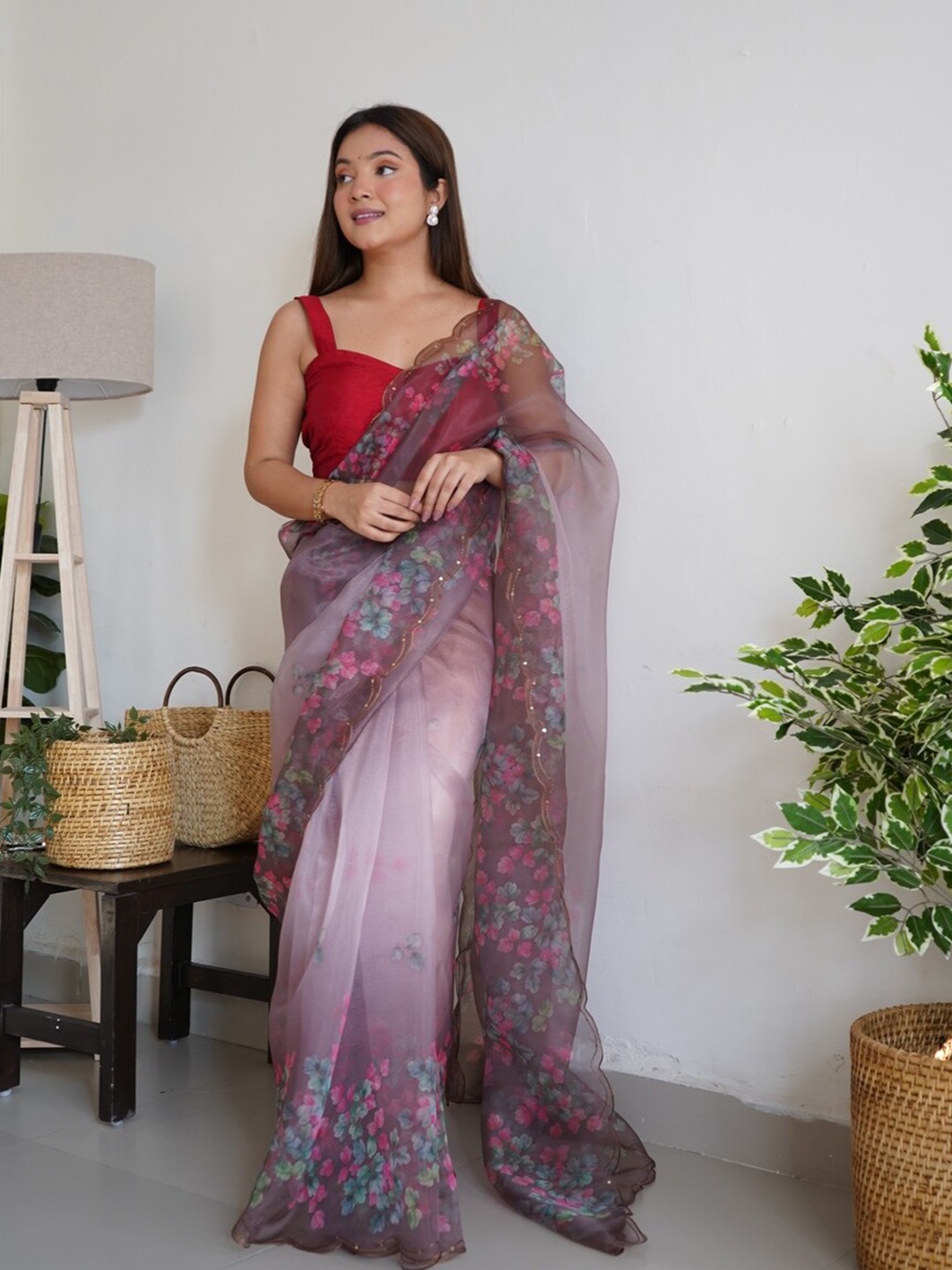 

Exclusiva Floral Embellished Sequinned Organza Saree, Brown