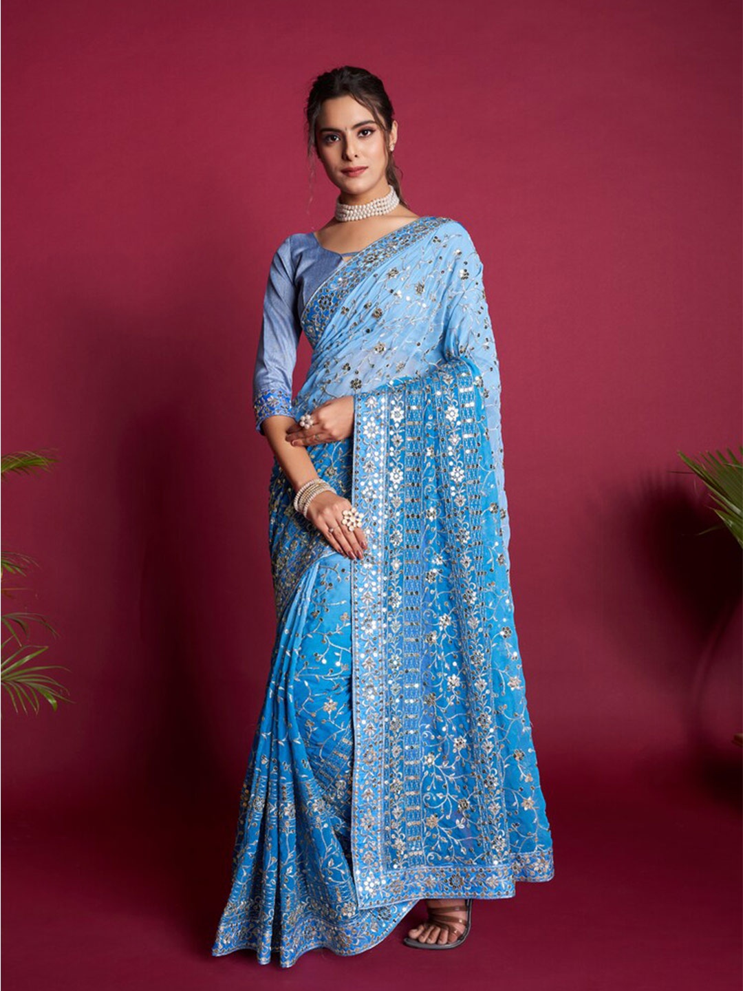 

Exclusiva Sequinned Embroidered Saree, Blue
