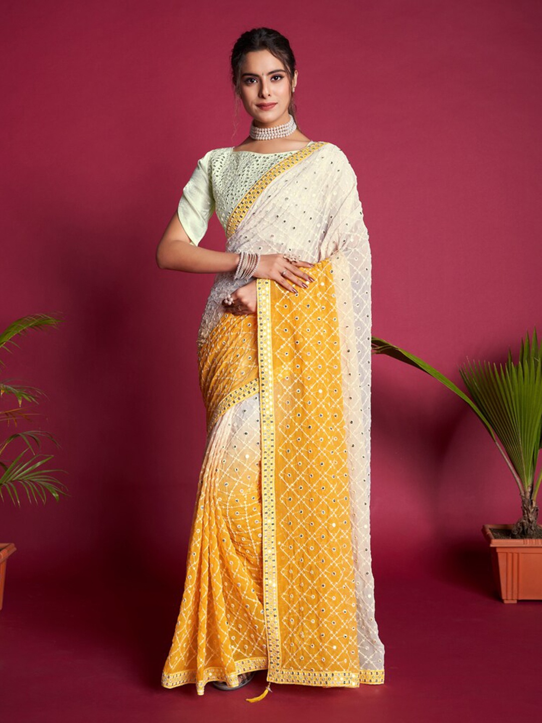 

Exclusiva Sequinned Embroidered Saree, Yellow