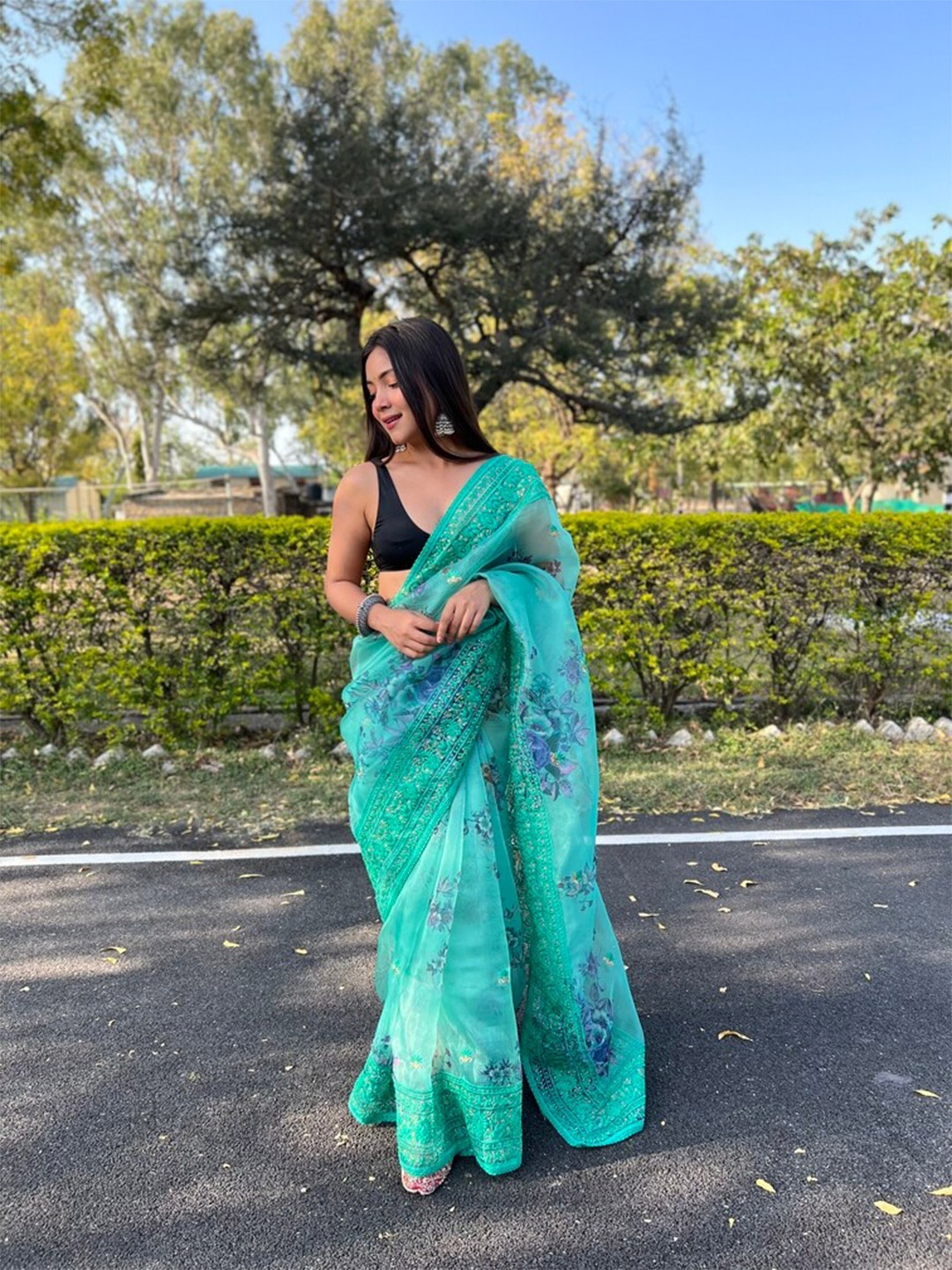 

Exclusiva Floral Printed Embroidered Organza Saree, Sea green
