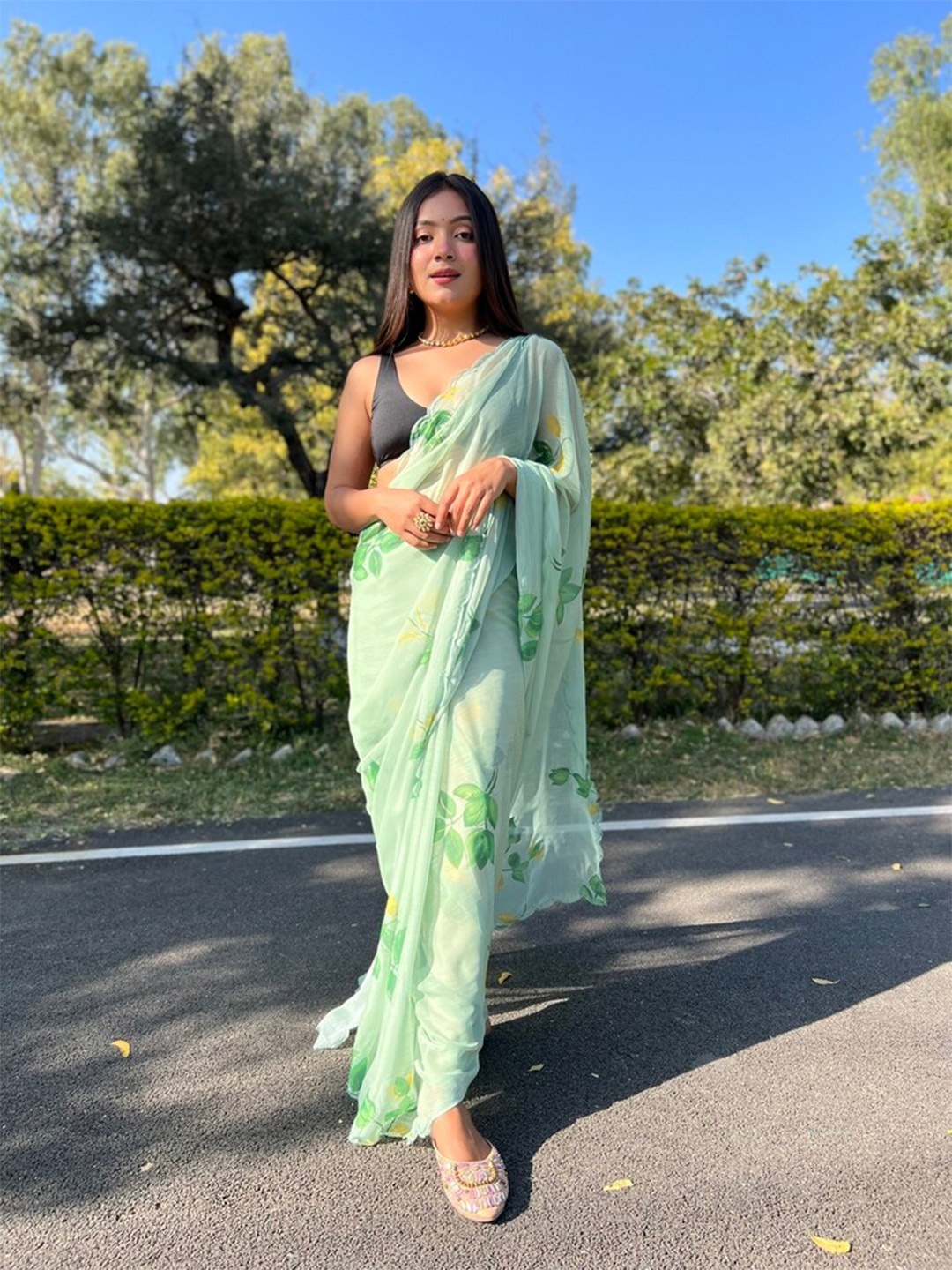 

Exclusiva Floral Prited Poly Chiffon Saree, Green