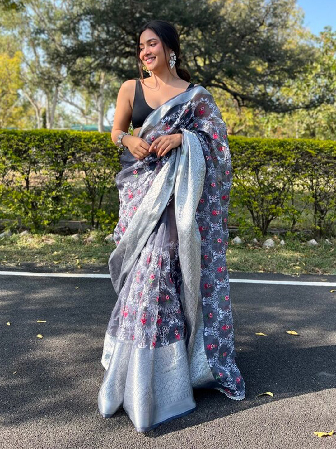 

Exclusiva Floral Zari Organza Saree, Grey