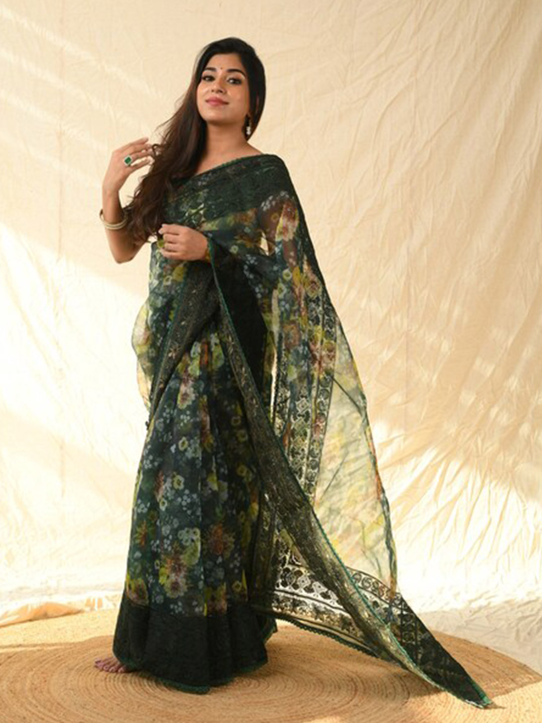 

Exclusiva Floral Printed Embroidered Organza Saree, Green