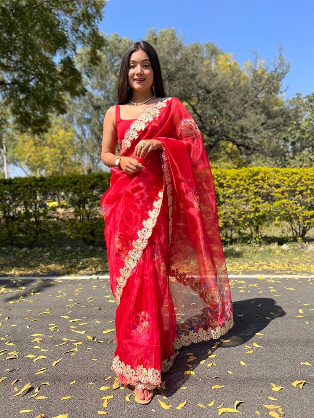 

Exclusiva Embellished Embroidered Organza Saree, Red