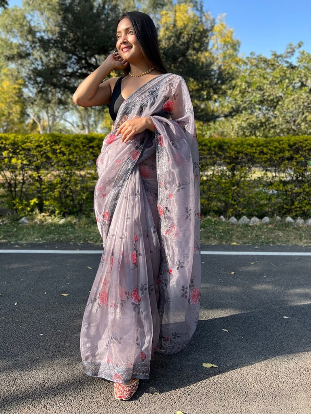 

Exclusiva Floral Printed Embroidered Organza Saree, Grey