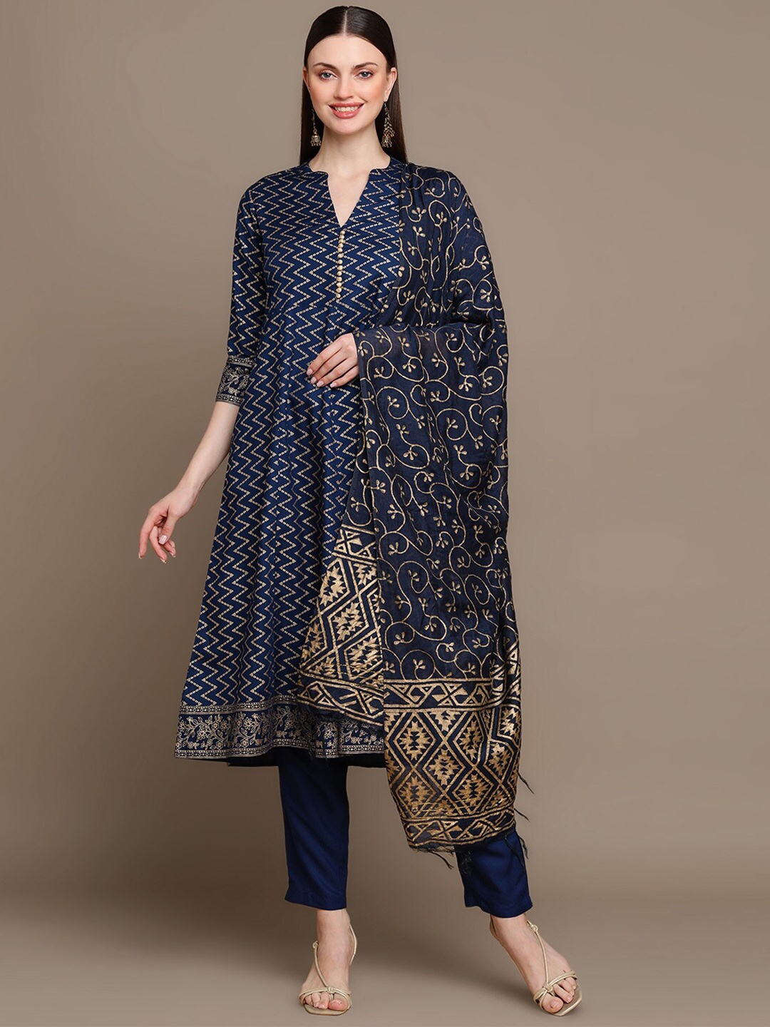 

MALHAAR Printed A-Line Kurta & Trousers & With Dupatta, Navy blue