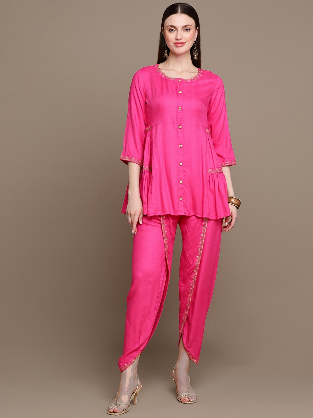 

MALHAAR Thread Work A-Line Kurti With Dhoti Pants, Pink