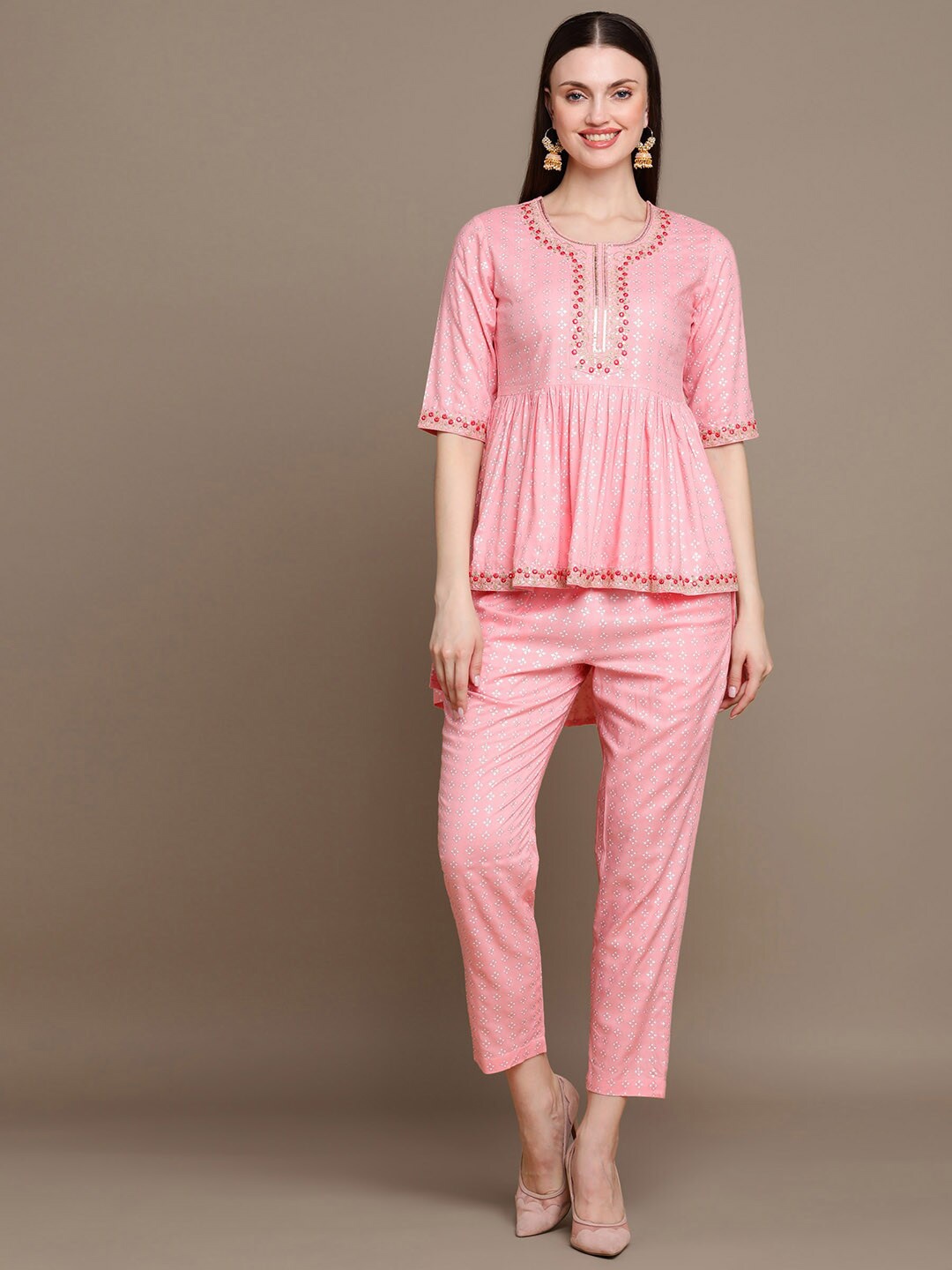

MALHAAR Floral Printed Pleated Thread Work A-Line Kurti With Trousers, Pink