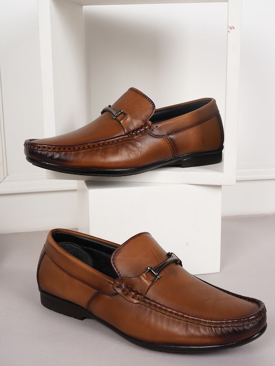 

Style Shoes Men Textured Leather Formal Loafers, Tan