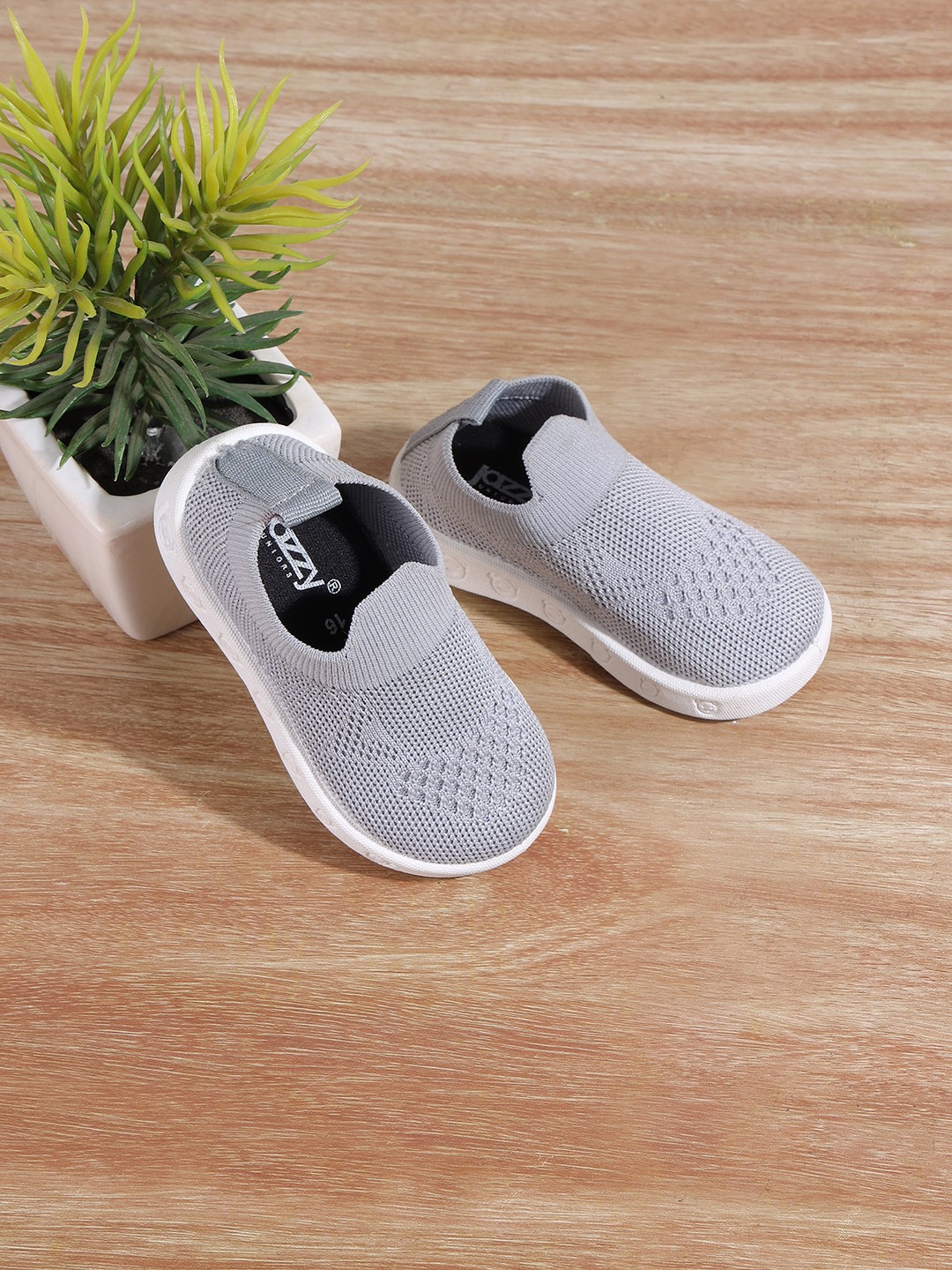 

Jazzy Juniors Infant Kids Woven Design Padded Insole Contrast Sole Mesh Slip-On Sneakers, Grey