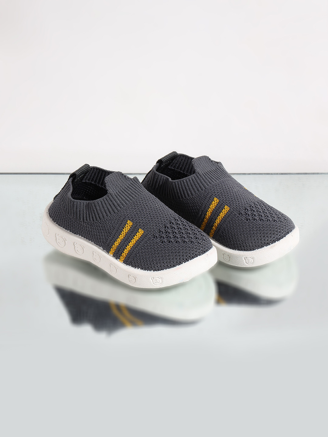 

Jazzy Juniors Infant Kids Woven Design Padded Insole Contrast Sole Mesh Slip-On Sneakers, Grey