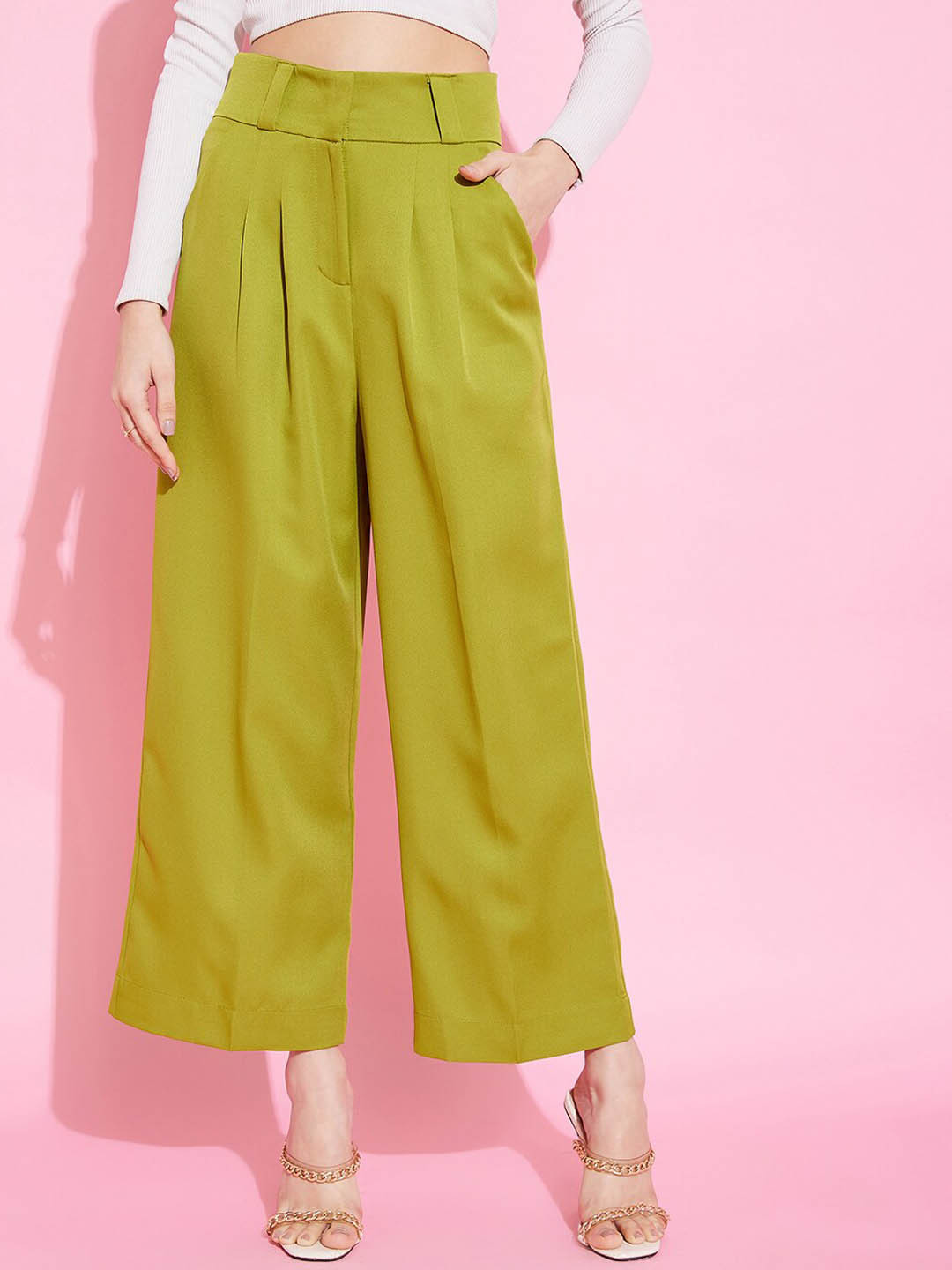 

KASSUALLY Women Waist Pleated Mid-Rise Flared Trousers, Green