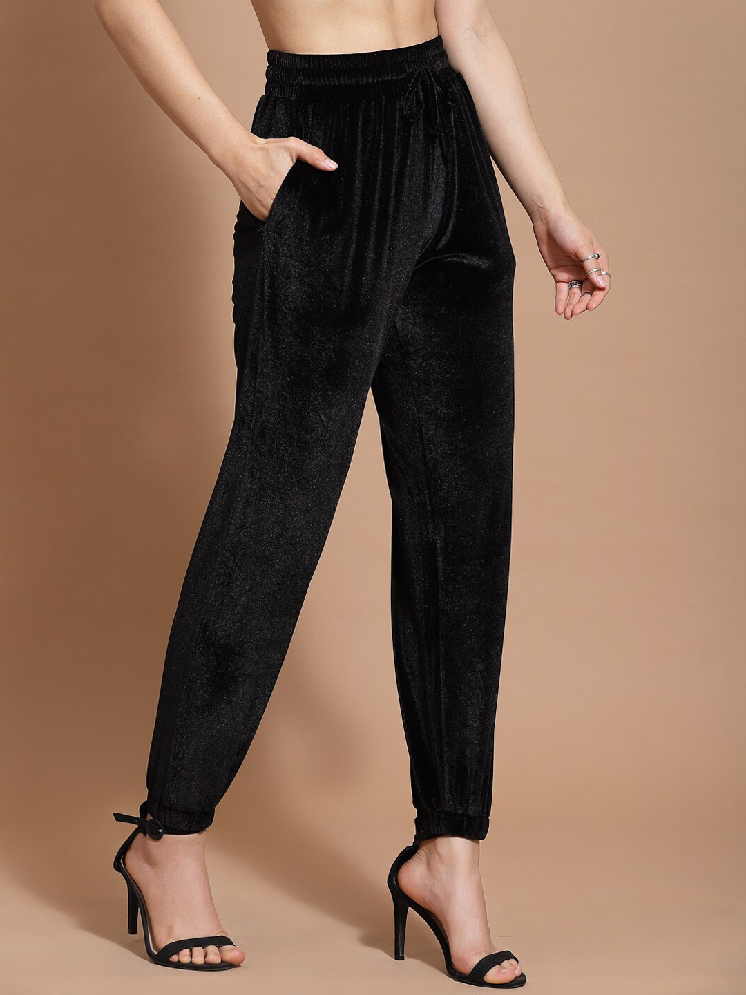 

KASSUALLY Women Black High-Rise Casual Joggers