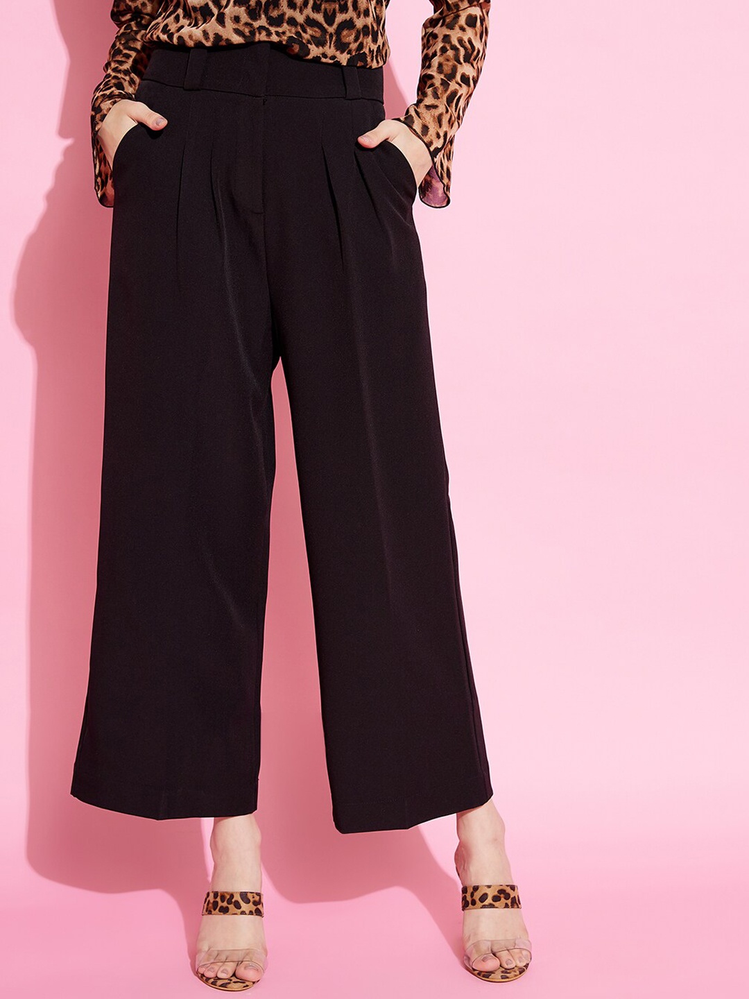 

KASSUALLY Women Flared Pleated Parallel Trousers, Black