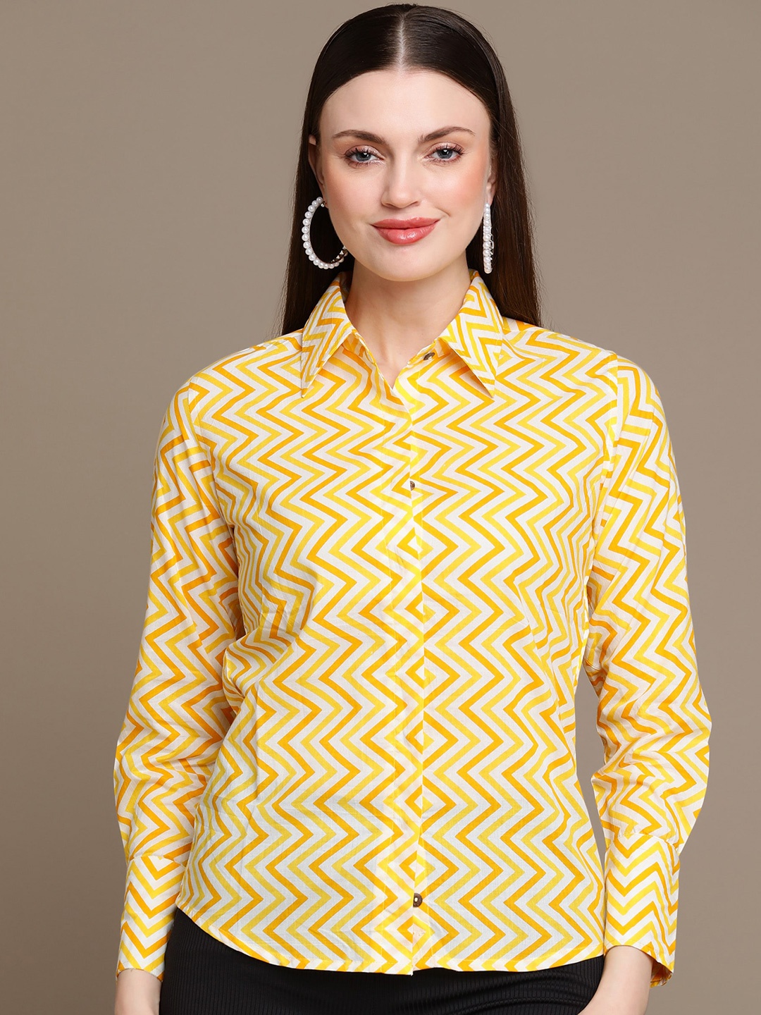 

MALHAAR Relaxed Slim Fit Chevron Printed Opaque Casual Shirt, Yellow